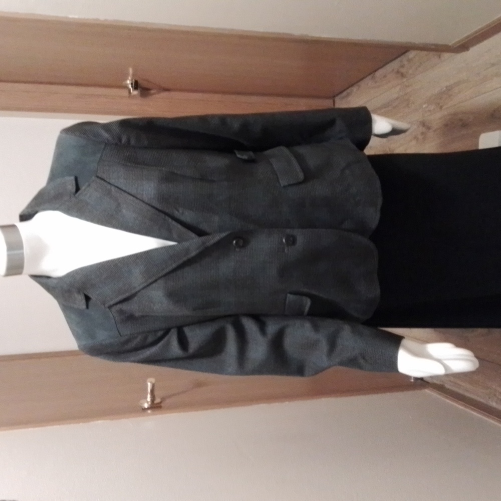 Pendleton wool blazer, size 18, in excellent condition, gray.